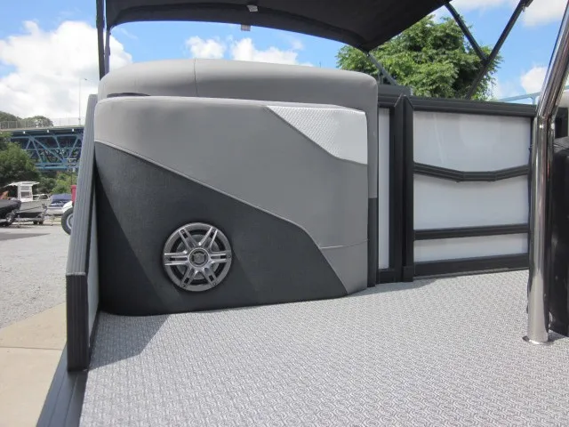 Slide: The Image of The image shows the interior of a 2027 Evotti 521 QL with modern speakers. - 28