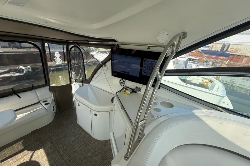 Slide: The Image of Interior view of 2008 Cruisers Yachts 520 Express, featuring sleek design and modern amenities. - 26