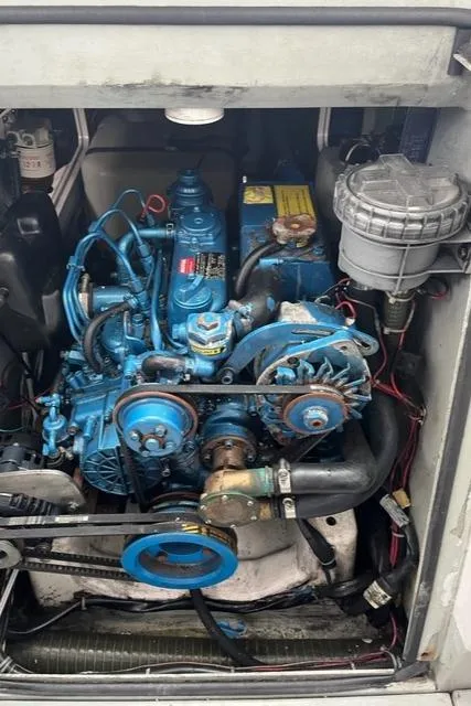 Slide: The Image of Motor eines 2007er Class 40 Akilaria MK1 Segelboots. - 15