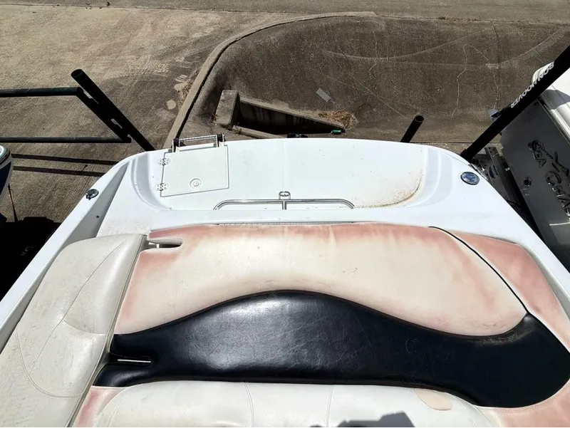 Slide: The Image of Crownline Boats 21 SS 2011 - 10