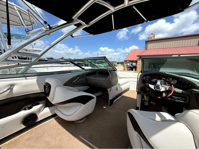 Slide: The Image of Crownline Boats 21 SS 2011 - 9