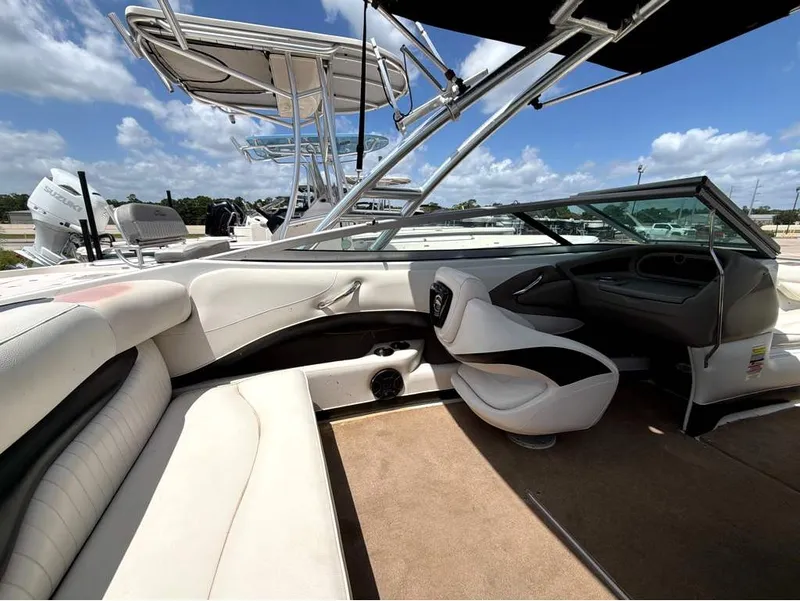 Slide: The Image of Crownline Boats 21 SS 2011 - 8