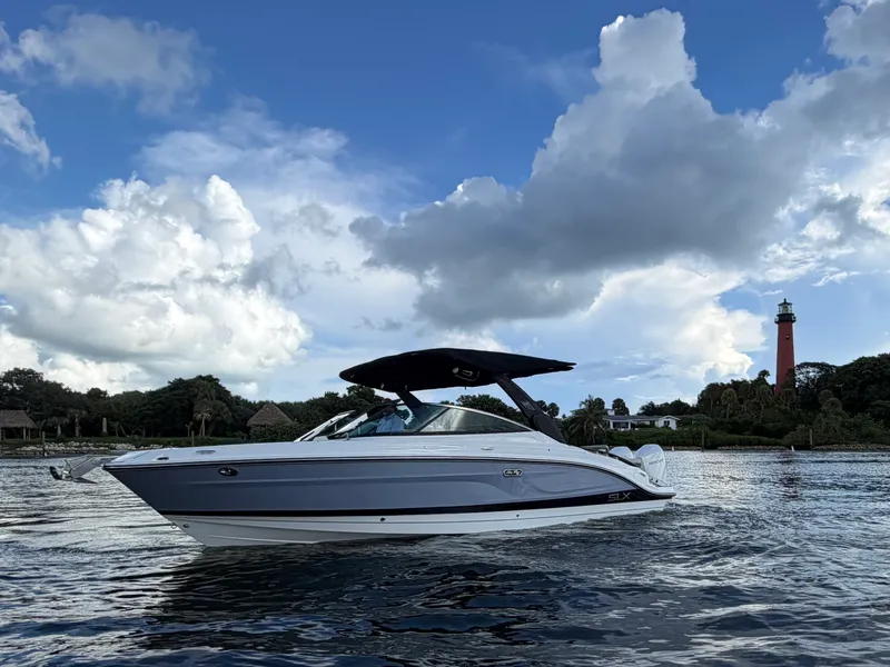 Slide: The Image of Sea Ray 280 SLX OB 2024 - 19