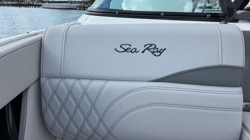 Slide: The Image of Sea Ray 280 SLX OB 2024 - 36