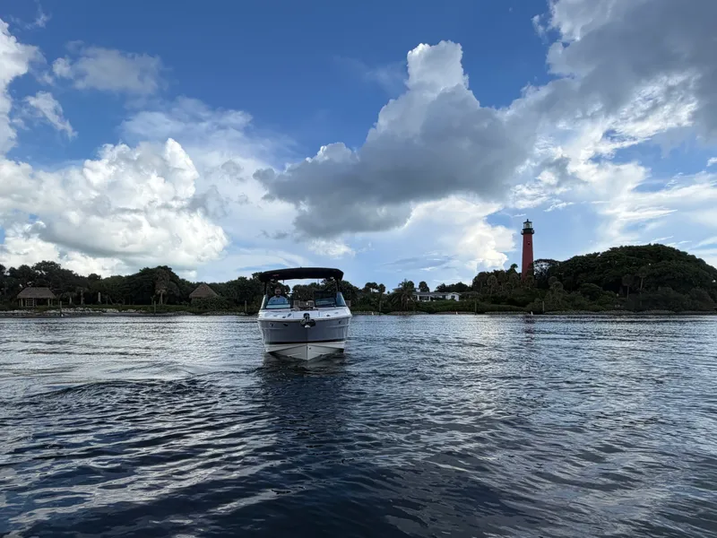 Slide: The Image of Sea Ray 280 SLX OB 2024 - 15