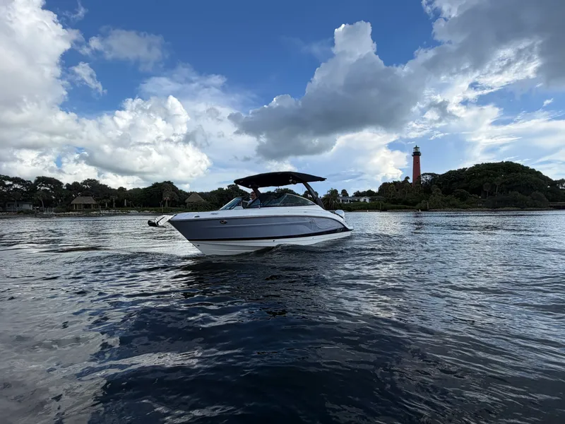Slide: The Image of Sea Ray 280 SLX OB 2024 - 16