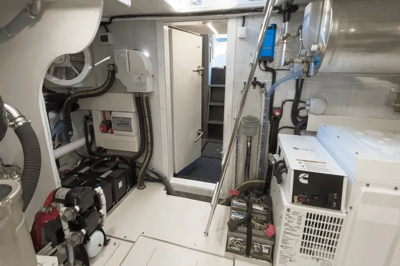Slide: The Image of Galeon 560 Fly 2026 - 60