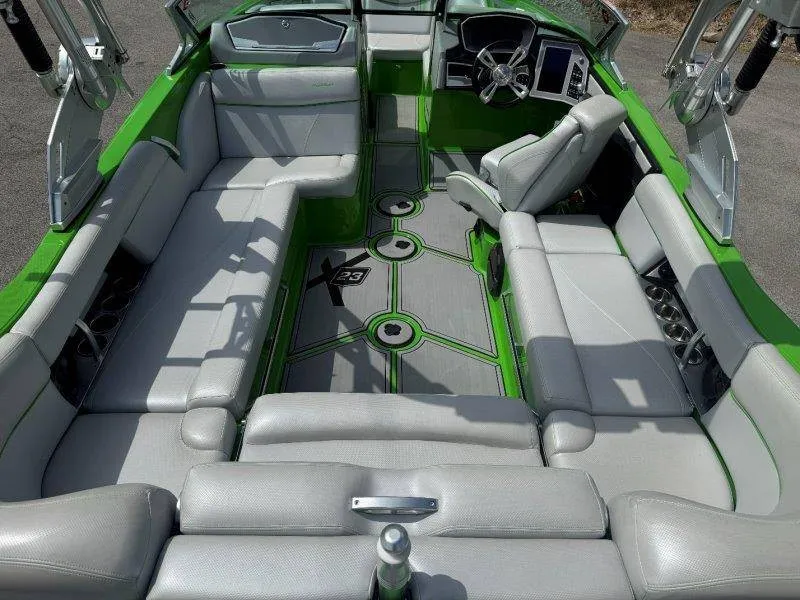 Slide: The Image of MasterCraft X23 2018 - 76