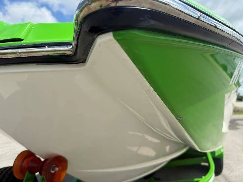 Slide: The Image of MasterCraft X23 2018 - 30