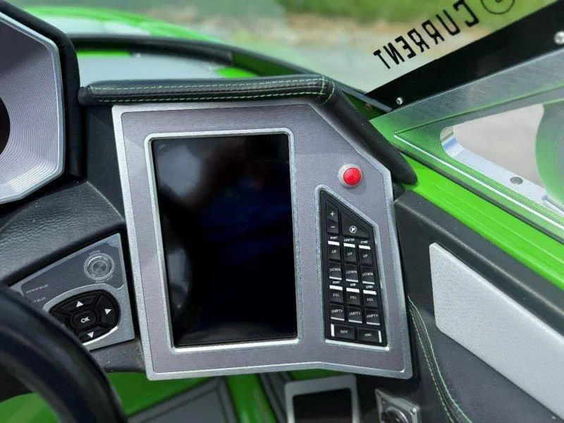 Slide: The Image of MasterCraft X23 2018 - 49