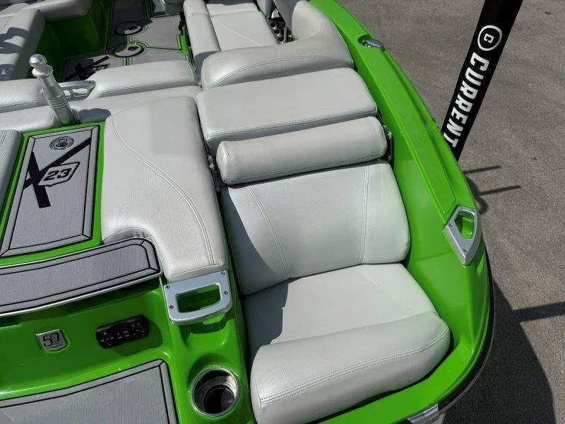 Slide: The Image of MasterCraft X23 2018 - 35
