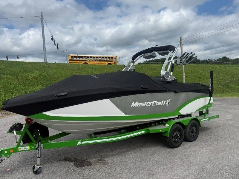 Slide: The Image of MasterCraft X23 2018 - 79