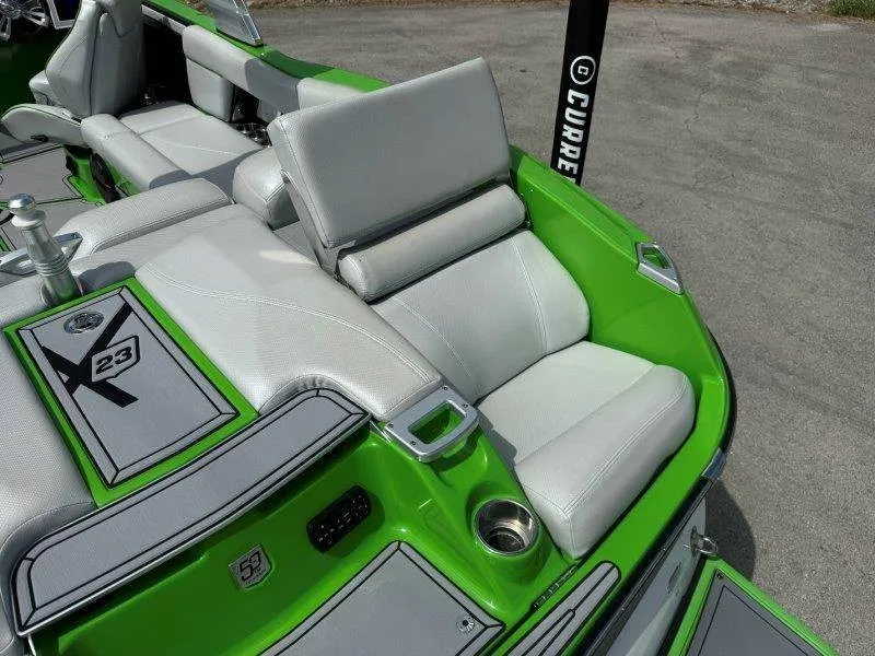 Slide: The Image of MasterCraft X23 2018 - 61
