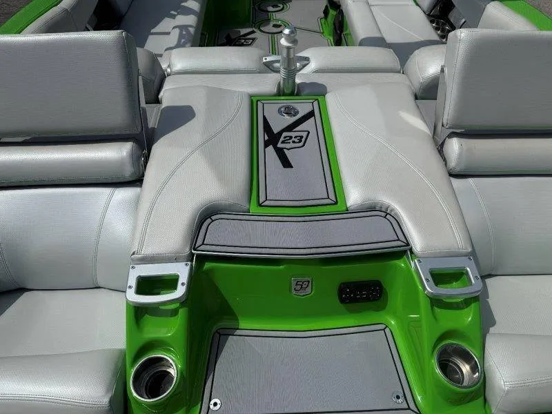 Slide: The Image of MasterCraft X23 2018 - 60