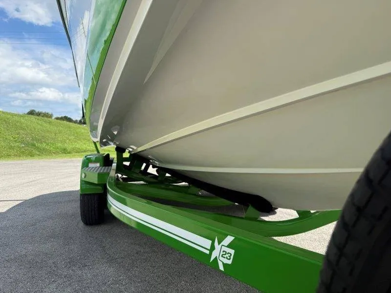 Slide: The Image of MasterCraft X23 2018 - 40