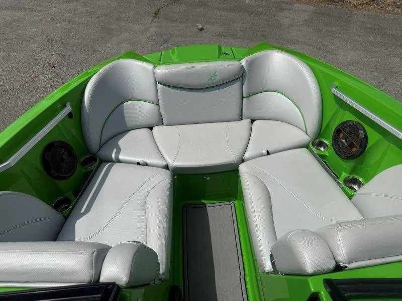 Slide: The Image of MasterCraft X23 2018 - 74