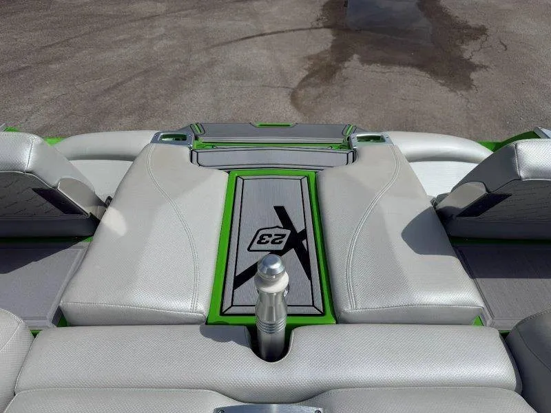 Slide: The Image of MasterCraft X23 2018 - 59