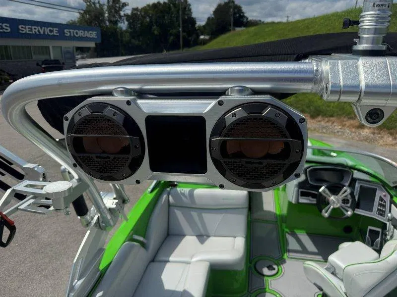 Slide: The Image of MasterCraft X23 2018 - 63