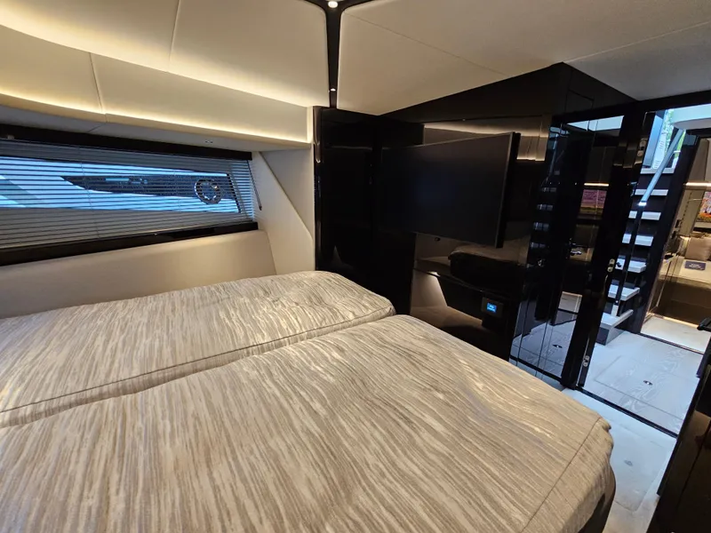 Slide: The Image of Forward VIP beds together - 62
