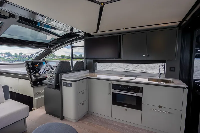 Slide: The Image of Sunseeker Predator 55 2026 - 35