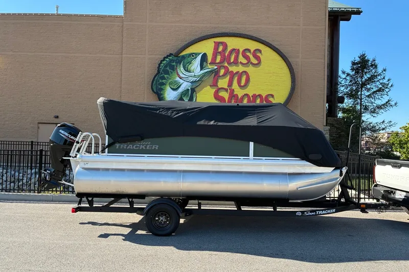 Slide: The Image of 2027 Sun Tracker Bass Buggy 16 XL Select pontoon boat at Bass Pro Shops. - 18