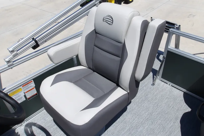 Slide: The Image of Captain's chair on 2027 Sun Tracker Bass Buggy 16 XL Select pontoon boat. - 17