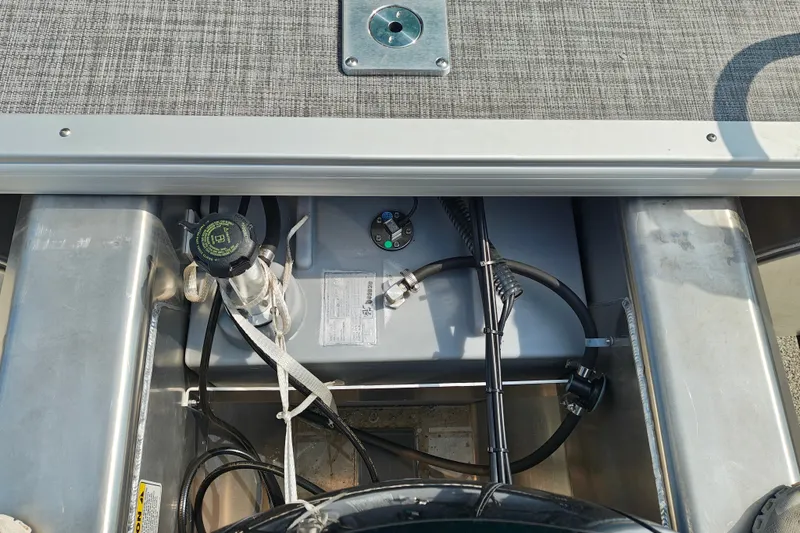 Slide: The Image of Fuel system of 2027 Sun Tracker Party Barge 22 RF XP3 pontoon boat. - 28