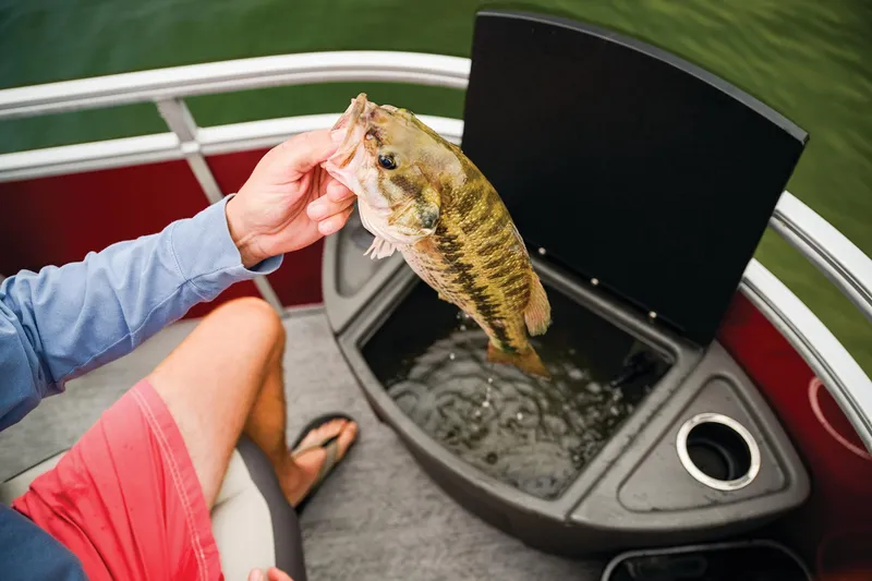 Slide: The Image of Sun Tracker Fishin' Barge 22 XP3 2027 - 90