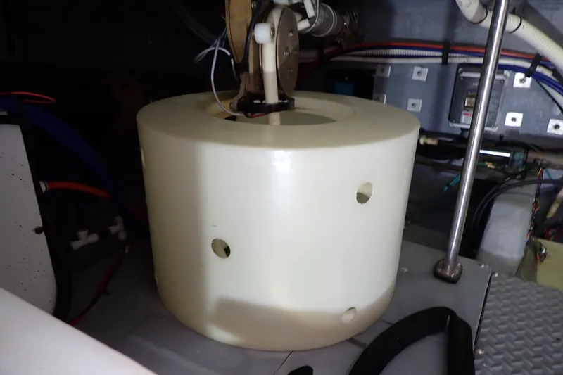 Slide: The Image of Engine room component of a 1998 Sea Ray 480 Sedan Bridge yacht. - 208