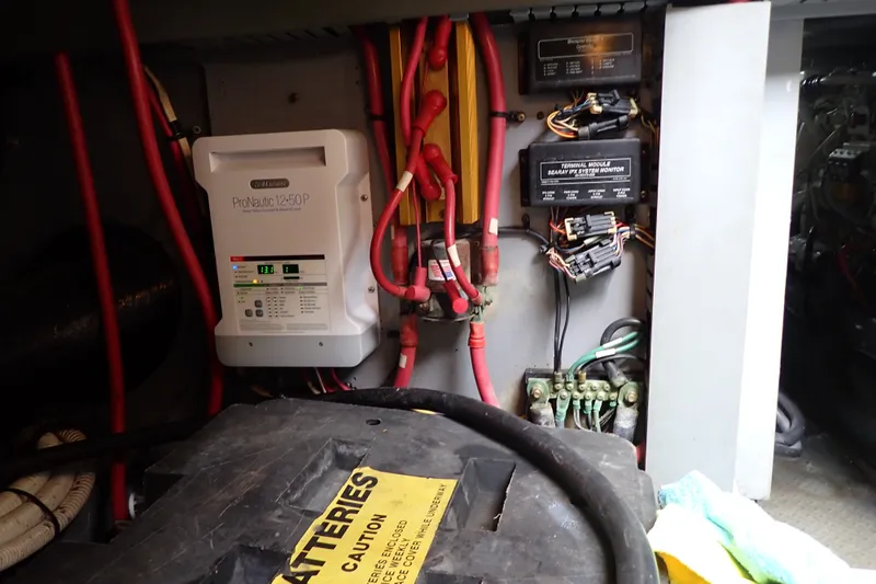 Slide: The Image of Electrical system of a 1998 Sea Ray 480 Sedan Bridge with ProNautic charger. - 210
