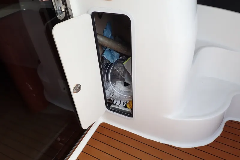 Slide: The Image of Storage compartment on a 1998 Sea Ray 480 Sedan Bridge yacht. - 70