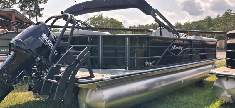 Slide: The Image of Bentley Pontoons 240 Cruise XL 2027 - 8