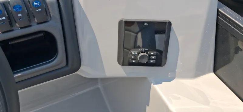Slide: The Image of Bentley Pontoons 240 Cruise XL 2027 - 6