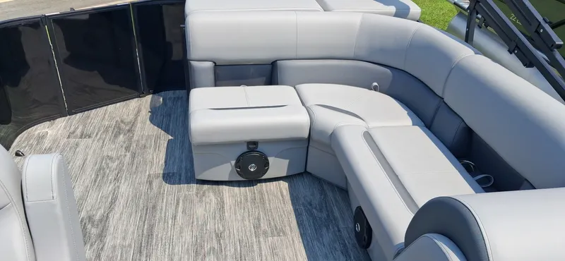 Slide: The Image of Bentley Pontoons 240 Cruise XL 2027 - 4