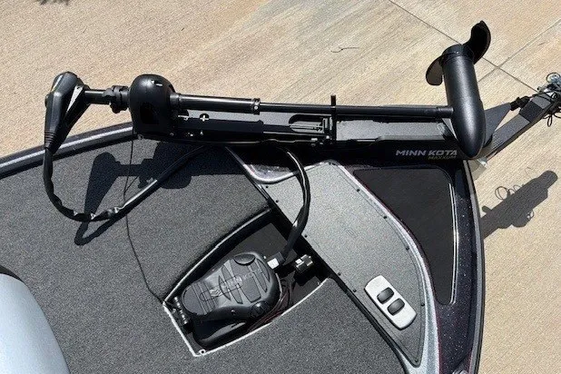 Slide: The Image of Trolling motor on Nitro Z17 boat deck, 2027 model. - 25
