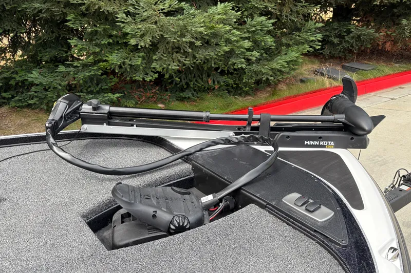 Slide: The Image of Nitro Z17 2027 boat with Minn Kota Edge trolling motor on deck. - 13