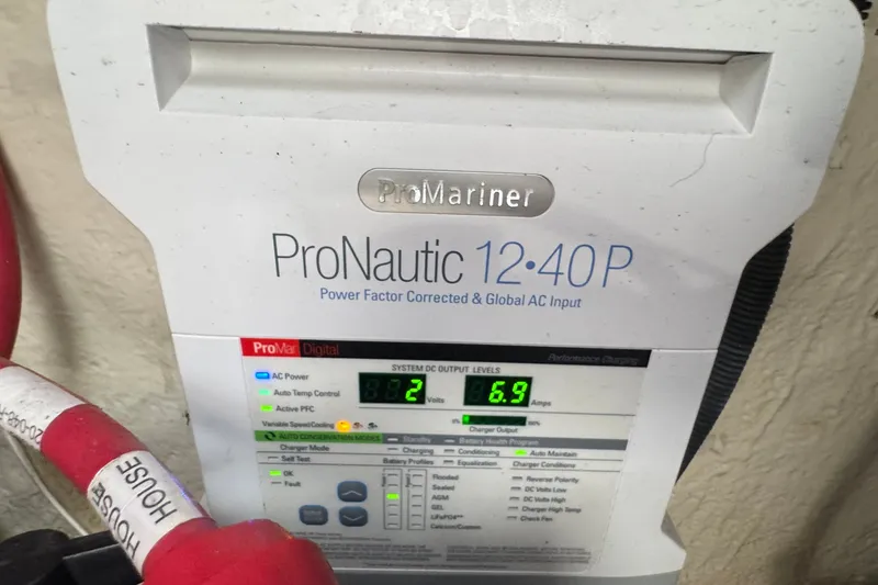 Slide: The Image of ProMariner ProNautic 12-40P charger display on 2008 Chaparral Signature 290 boat. - 73