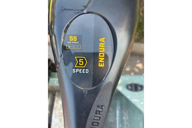 Slide: The Image of Close-up of Endura motor handle, 55 lbs thrust, 12 volts, 5-speed settings. - 11