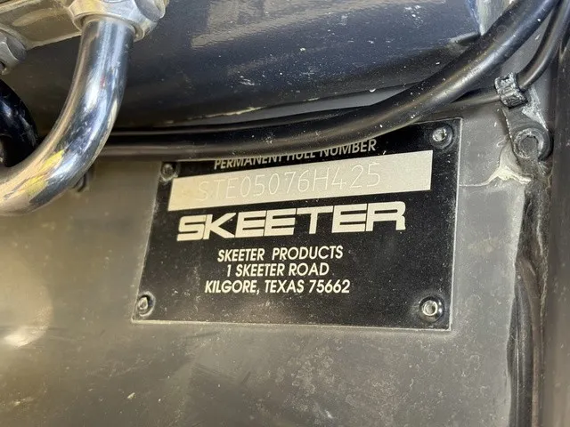 Slide: The Image of Skeeter ZX 200 2025 - 11