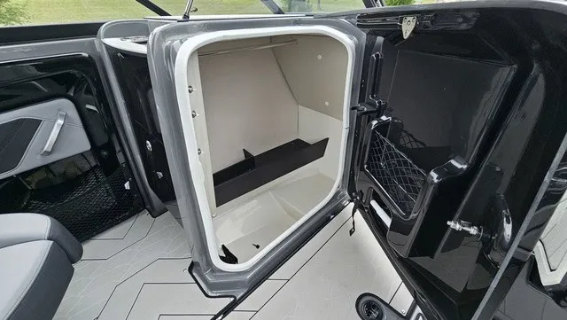Slide: The Image of Yamaha 255XE 2025 - 8