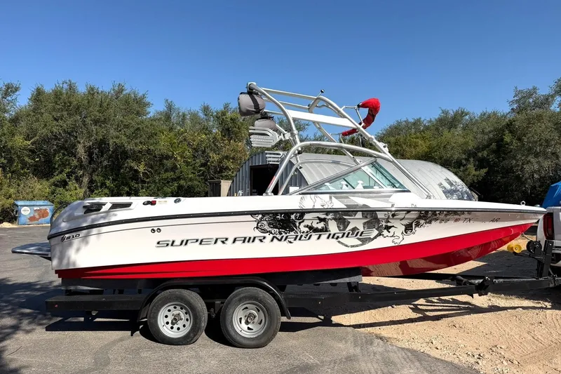 The Image of The 2008 Super Air Nautique 210! - 1