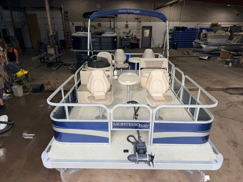 Slide: The Image of Montego Bay 8518 4-PT & 40HP Honda 4Stroke 2017 - 10