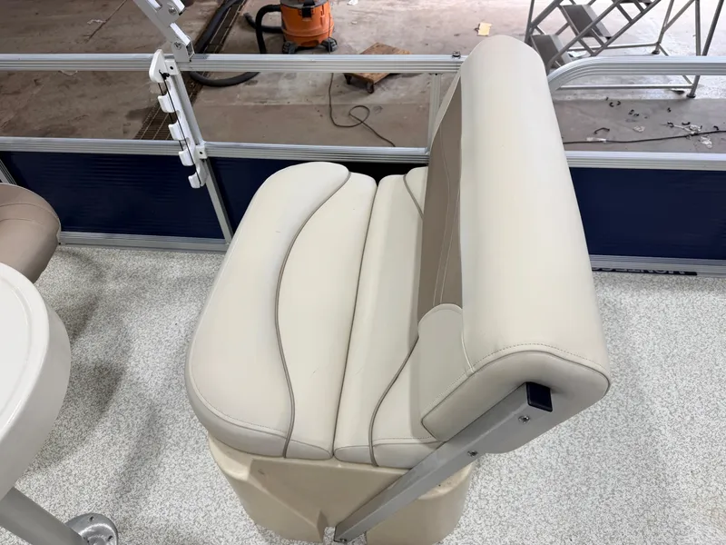 Slide: The Image of Montego Bay 8518 4-PT & 40HP Honda 4Stroke 2017 - 35