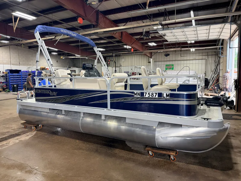 Slide: The Image of Montego Bay 8518 4-PT & 40HP Honda 4Stroke 2017 - 56