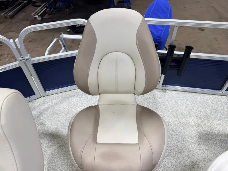 Slide: The Image of Montego Bay 8518 4-PT & 40HP Honda 4Stroke 2017 - 43