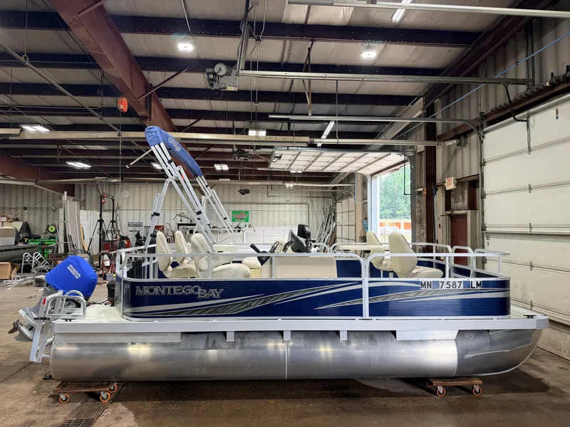 Slide: The Image of Montego Bay 8518 4-PT & 40HP Honda 4Stroke 2017 - 23
