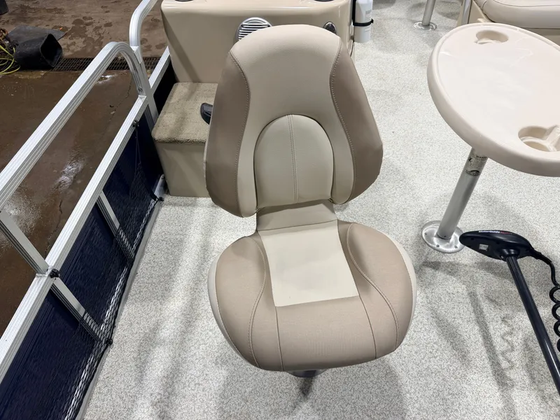 Slide: The Image of Montego Bay 8518 4-PT & 40HP Honda 4Stroke 2017 - 12