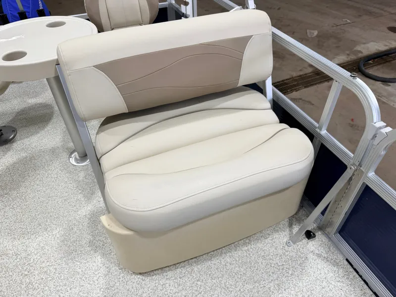 Slide: The Image of Montego Bay 8518 4-PT & 40HP Honda 4Stroke 2017 - 34