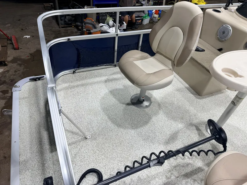 Slide: The Image of Montego Bay 8518 4-PT & 40HP Honda 4Stroke 2017 - 11