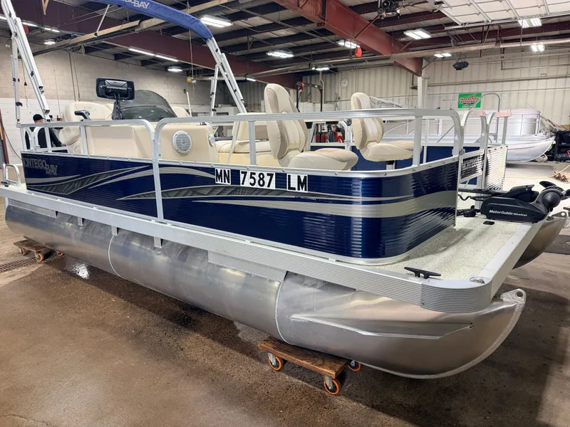 Slide: The Image of Montego Bay 8518 4-PT & 40HP Honda 4Stroke 2017 - 57